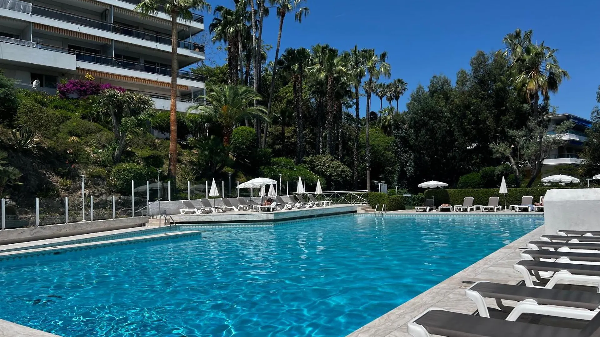 Charmant Studio Avec Piscine A La Mirandole Vallauris